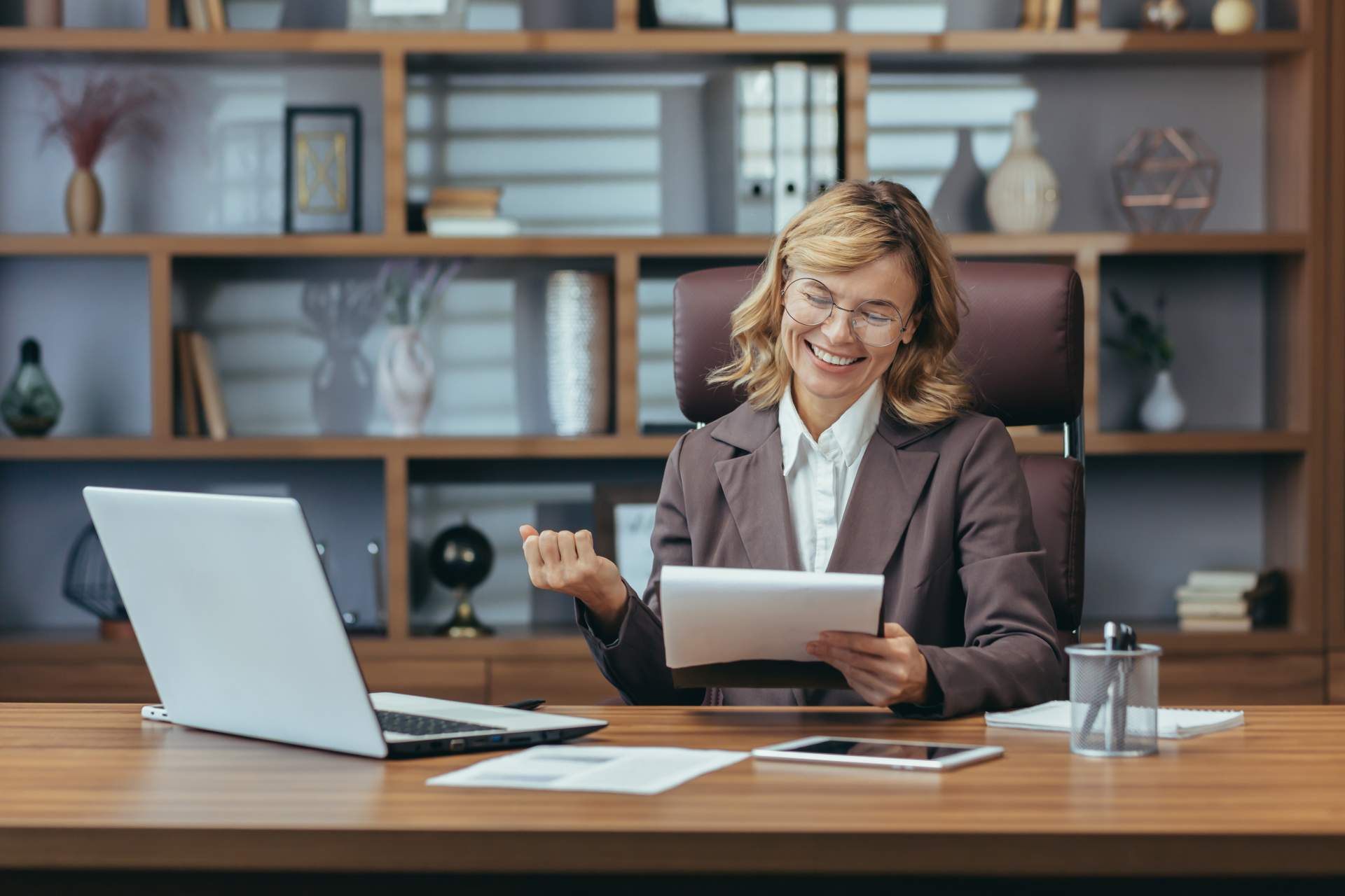 Vecteezy Smiling Senior Businesswoman In A Well Appointed Home 48673836 (nxpowerlite)